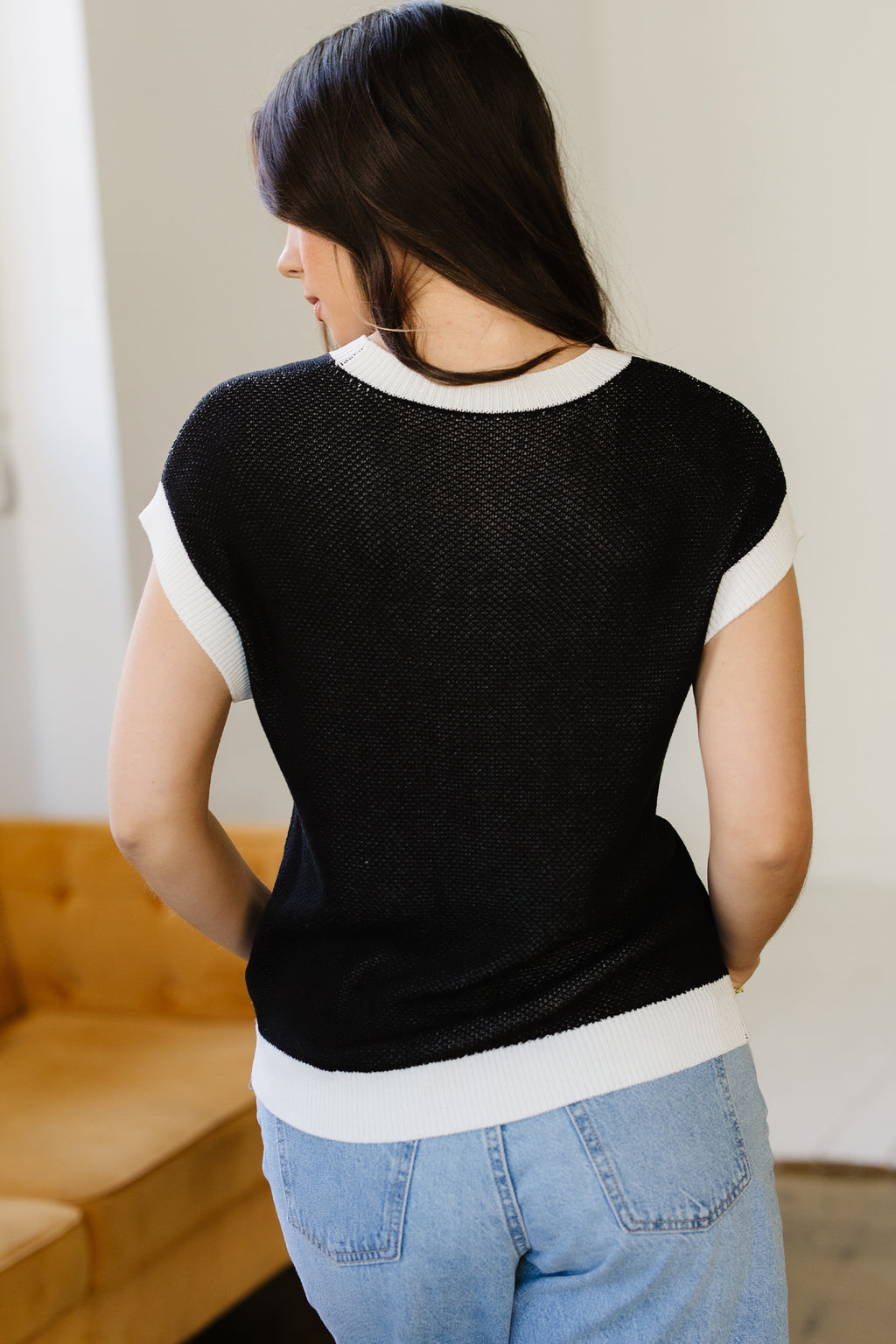 Black Horse Shoe Short Sleeve Sweater