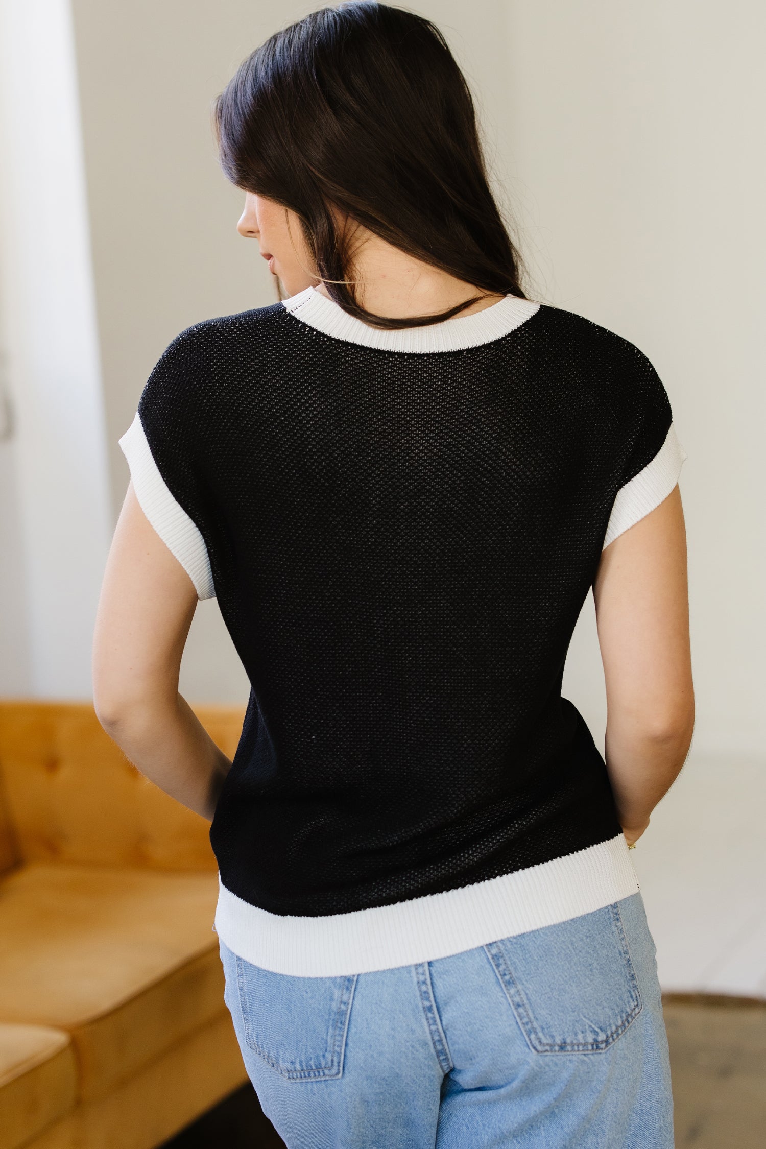 Black Horse Shoe Short Sleeve Sweater