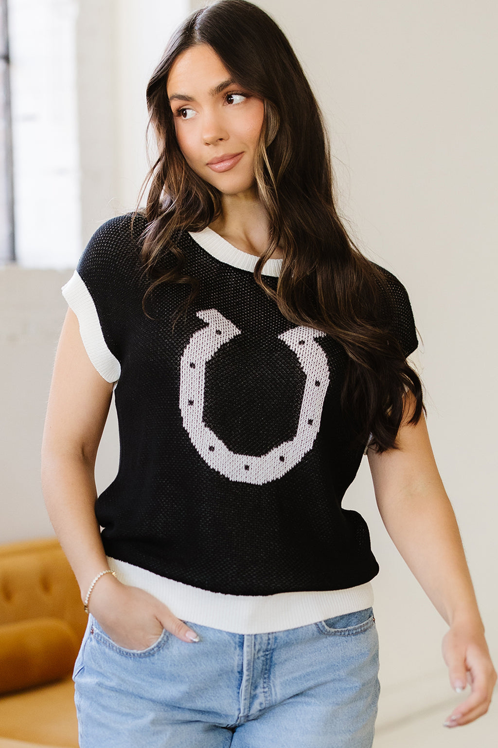 Black Horse Shoe Short Sleeve Sweater